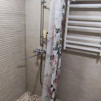 Продается 1-комнатная квартира, 184 м²