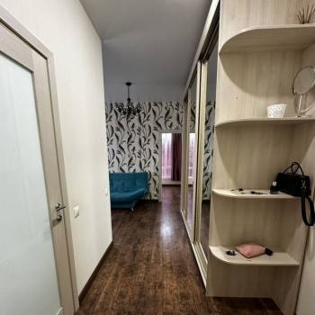 Продается 1-комнатная квартира, 38 м²