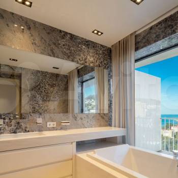 Сдается Многокомнатная квартира, 320 м²