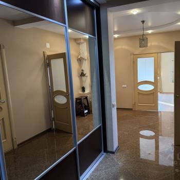 Сдается Многокомнатная квартира, 131 м²