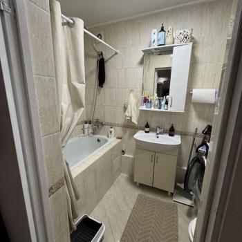 Продается 1-комнатная квартира, 52 м²