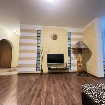 Сдается 2-х комнатная квартира, 65 м²