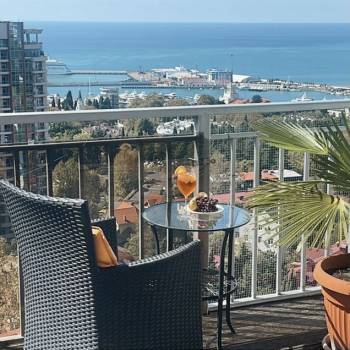 Продается 1-комнатная квартира, 120 м²