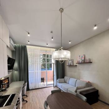 Сдается 1-комнатная квартира, 60 м²