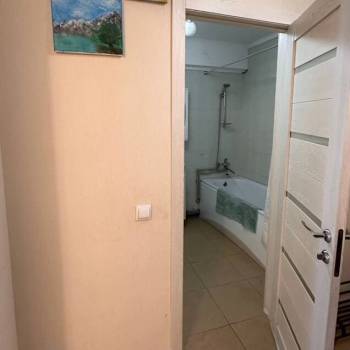 Продается 1-комнатная квартира, 56 м²