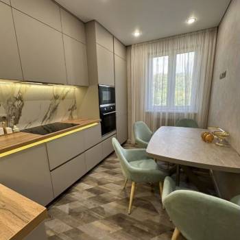 Сдается 2-х комнатная квартира, 67 м²