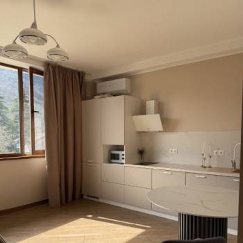 Сдается 1-комнатная квартира, 42 м²