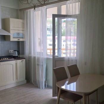 Сдается 1-комнатная квартира, 50 м²