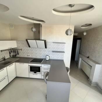 Сдается 1-комнатная квартира, 53 м²