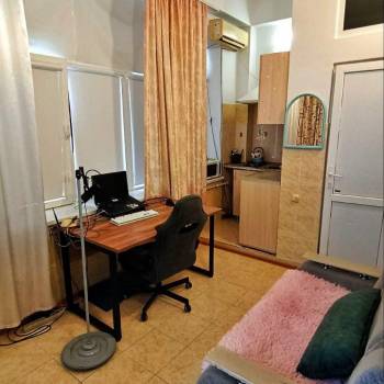 Продается 1-комнатная квартира, 12,8 м²