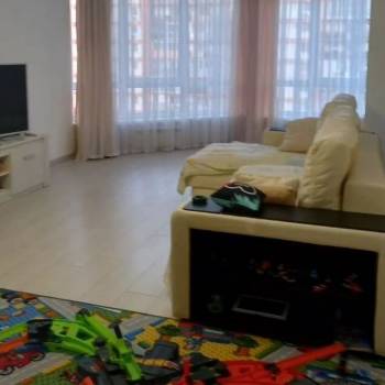 Продается Многокомнатная квартира, 92,4 м²