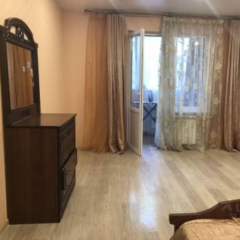 Сдается Многокомнатная квартира, 100 м²