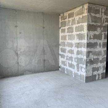 Продается 1-комнатная квартира, 72,7 м²