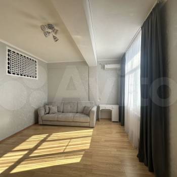 Продается Многокомнатная квартира, 90 м²