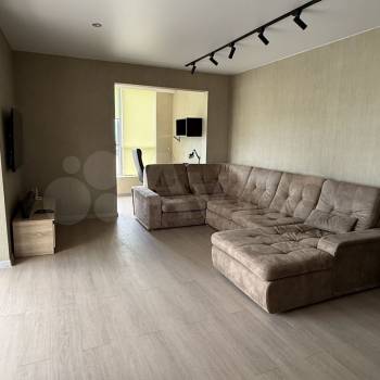 Сдается 2-х комнатная квартира, 119 м²