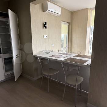 Сдается 2-х комнатная квартира, 119 м²