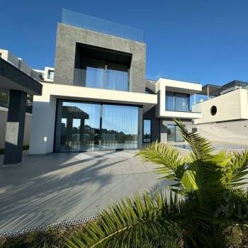 Продается Дом, 329 м²