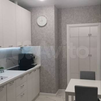 Продается 1-комнатная квартира, 43 м²