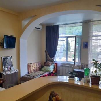 Продается 1-комнатная квартира, 35 м²