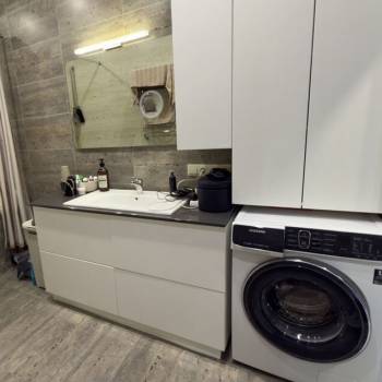 Продается Многокомнатная квартира, 83 м²