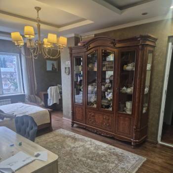 Продается Многокомнатная квартира, 120 м²