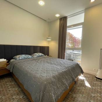 Сдается 1-комнатная квартира, 95 м²