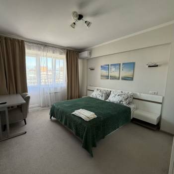 Сдается 2-х комнатная квартира, 77 м²