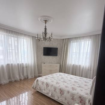 Сдается 2-х комнатная квартира, 60 м²