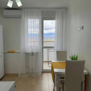 Сдается 1-комнатная квартира, 42 м²
