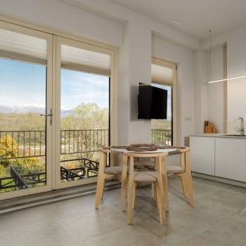 Продается 1-комнатная квартира, 48 м²