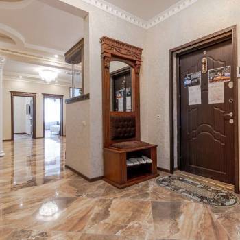 Сдается Многокомнатная квартира, 100 м²