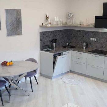 Сдается 2-х комнатная квартира, 60 м²
