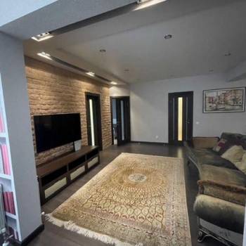Продается 3-х комнатная квартира, 105 м²