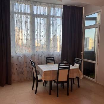 Сдается 1-комнатная квартира, 52 м²