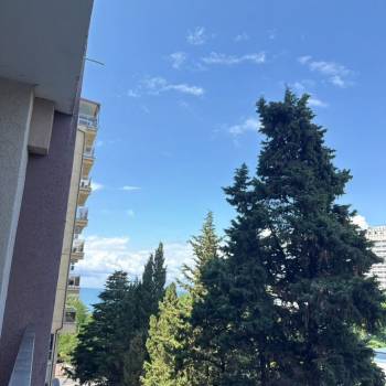 Сдается 1-комнатная квартира, 64 м²