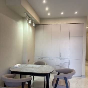 Сдается 1-комнатная квартира, 64 м²