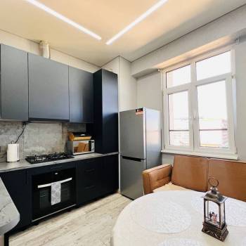 Продается 1-комнатная квартира, 36 м²