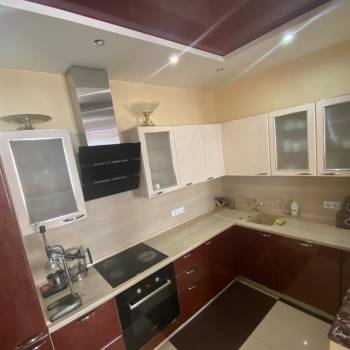 Продается Многокомнатная квартира, 106,6 м²