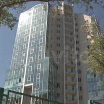 Продается 1-комнатная квартира, 161,1 м²