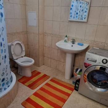 Сдается 2-х комнатная квартира, 65 м²