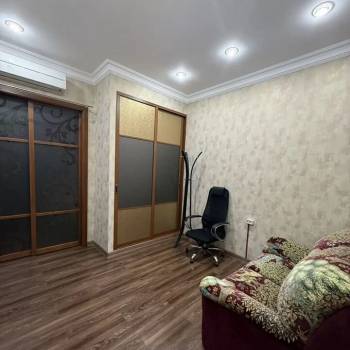 Сдается Многокомнатная квартира, 100 м²