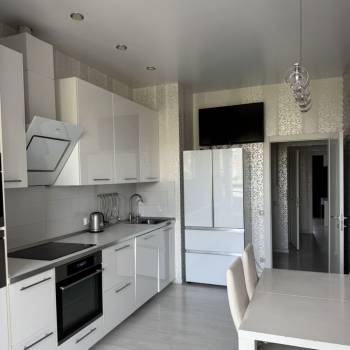 Сдается Многокомнатная квартира, 90 м²