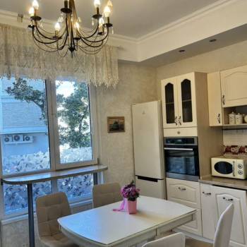 Сдается 2-х комнатная квартира, 72 м²