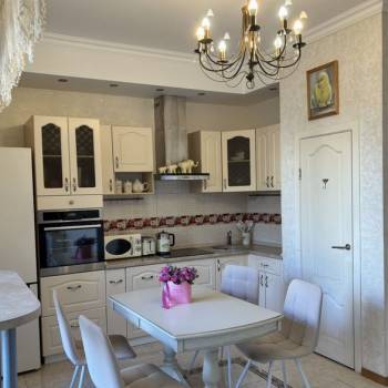 Сдается 2-х комнатная квартира, 72 м²