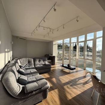 Сдается 2-х комнатная квартира, 76,3 м²