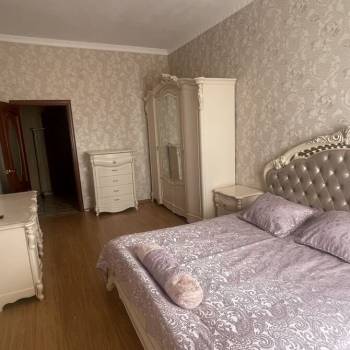 Сдается 1-комнатная квартира, 74,2 м²