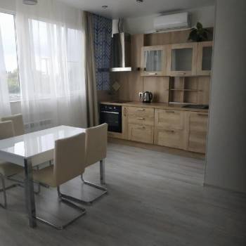 Сдается 1-комнатная квартира, 54 м²