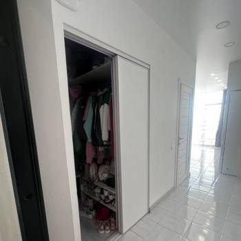Продается 1-комнатная квартира, 53 м²