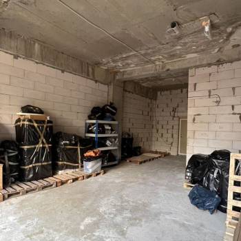 Продается 1-комнатная квартира, 63,7 м²