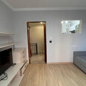 Сдается 1-комнатная квартира, 57 м²